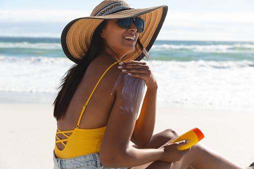 7-day beach vacation packing list - sunscreen